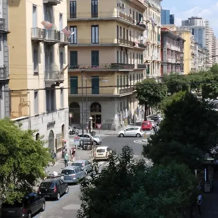 Crisari Ξενοδοχείο *