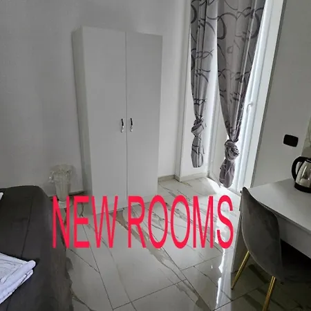 Crisari Ξενοδοχείο *