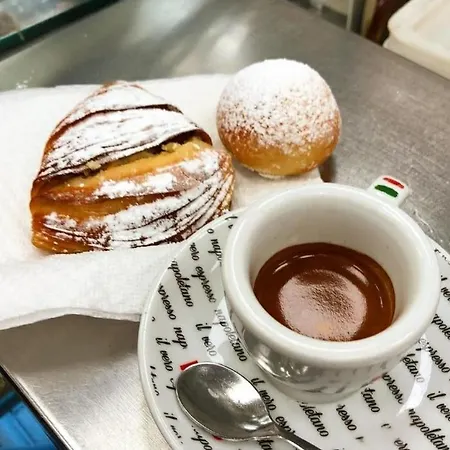 Hotel Crisari Neapol